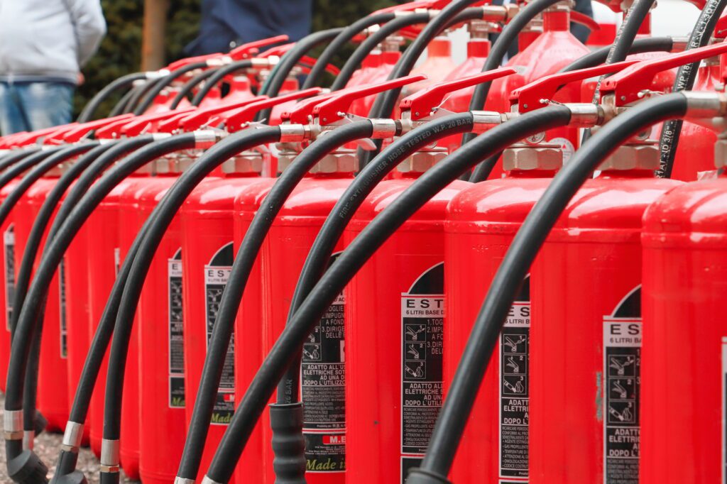 Nos services 1 Fire extinguishers - group of powder extinguishers - workplace safety