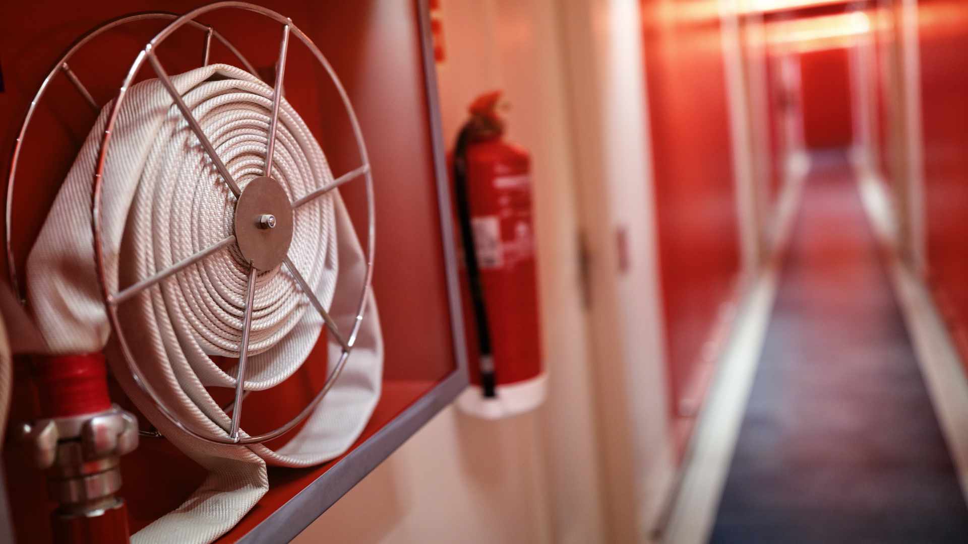 ROBINET INCENDIE ARMé RIA et extincteur posé par hestia sécurité à lyon dans un hopital