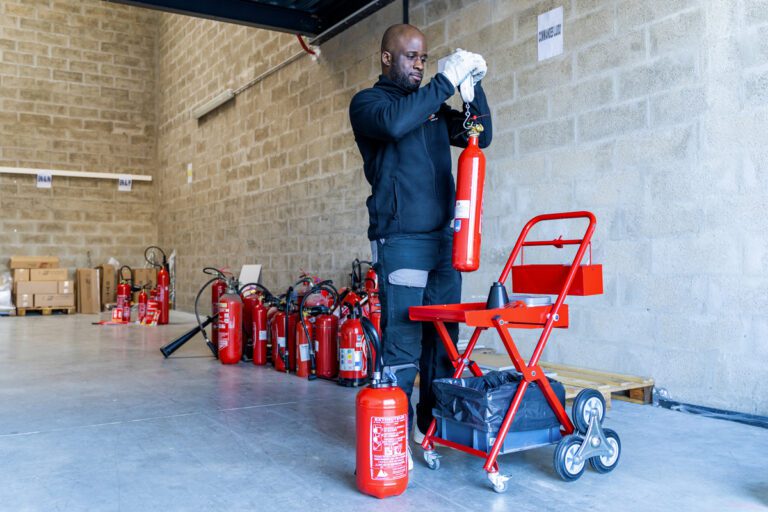 Maintenance extincteurs Lyon avec Hexia